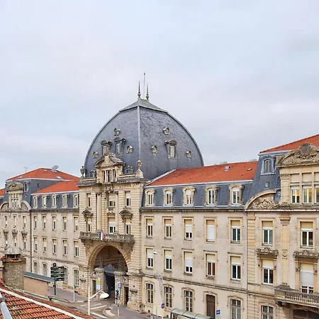 Le Dhalia Proche Centre Et Place Stan Apartmán *